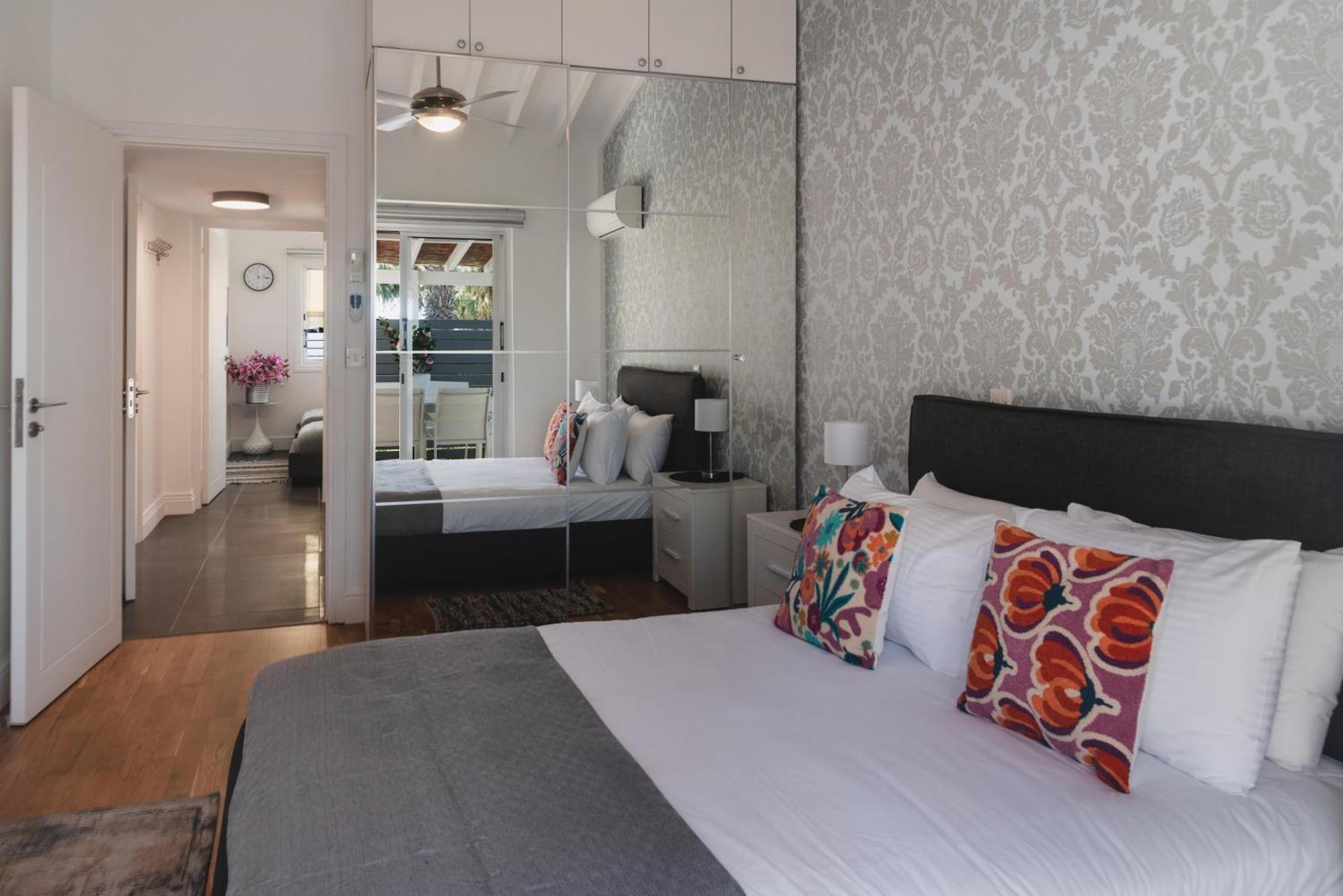 Phaedrus Living Luxury Botanic Ferienhaus Paphos